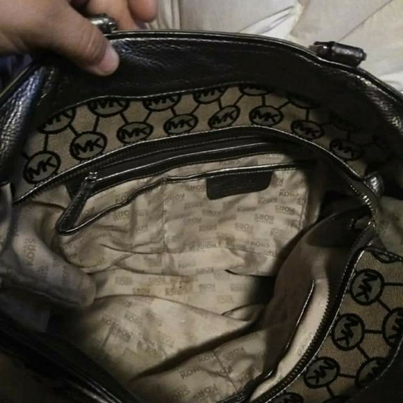 MK purse - Picture 4 of 5